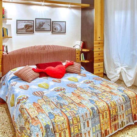 Gianluca Apartment Леванто Экстерьер фото